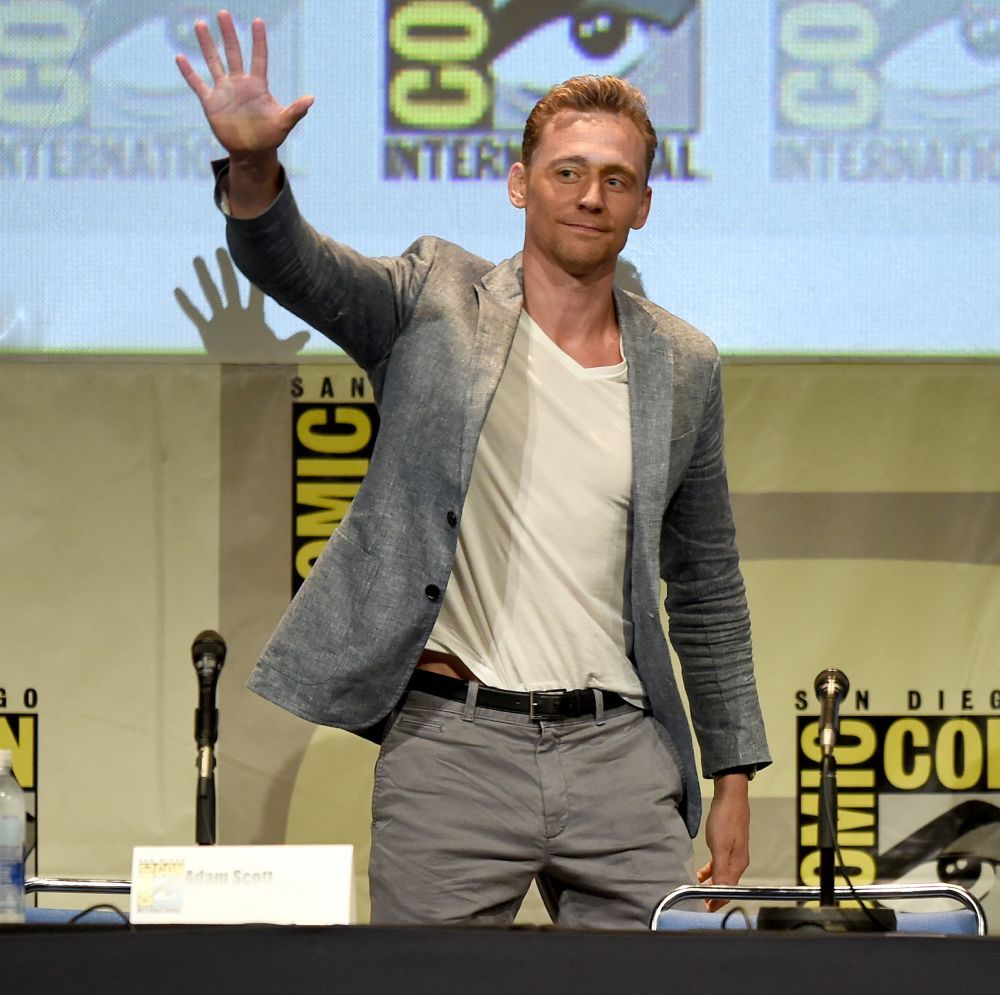 A devenit un barbat fatal! Transformarea remarcabila pe care a suferit-o Tom Hiddleston: cum arata abdomenul actorului