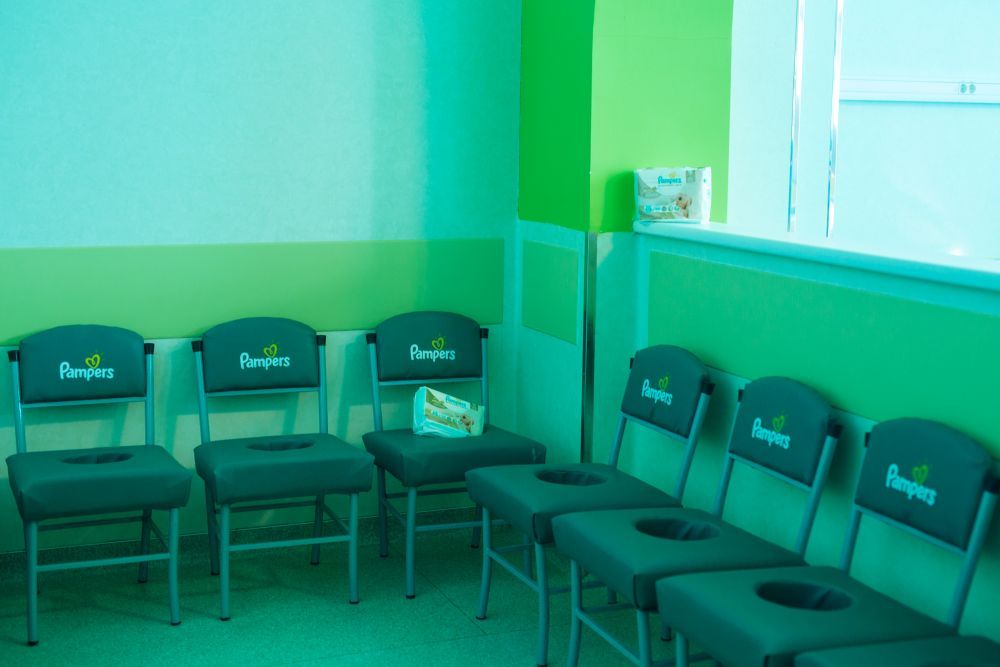 Pampers se implica in procesul de modernizare a mai multor maternitati din Romania (P)