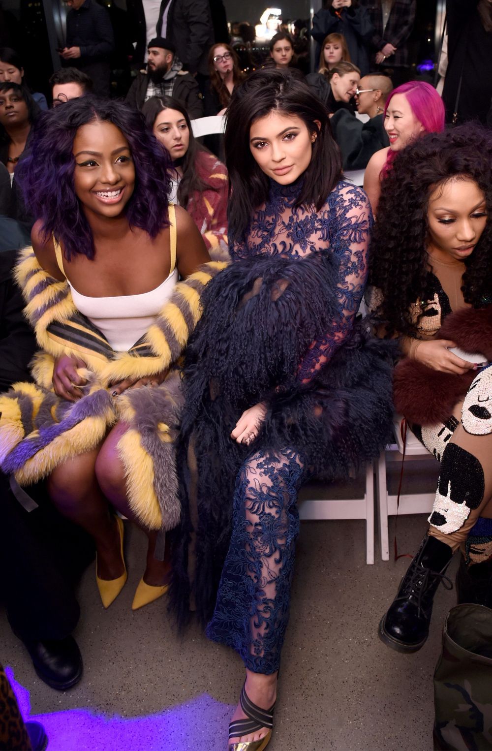 Kylie Jenner, extrem de sexy intr-o salopeta transparenta. De ce nimeni nu si-a putut lua privirea de la posteriorul ei