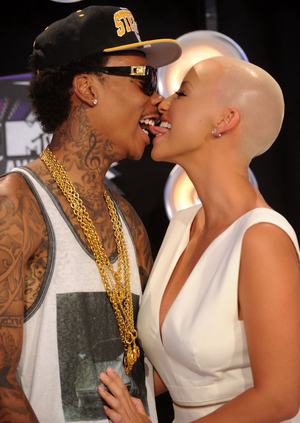 A divortat de Wiz Kalifa dupa ce a inselat-o, iar acum are un nou iubit. Cine e tanarul care a cucerit-o pe Amber Rose