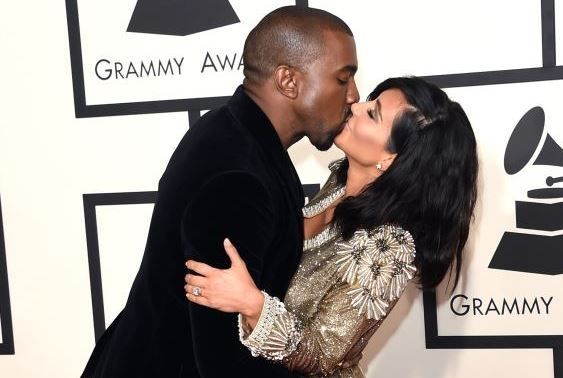 Pana si mama m-a sunat! Ce a marturisit Kim in legatura cu imaginile sexy cu Kanye pe care le-a postat pe internet