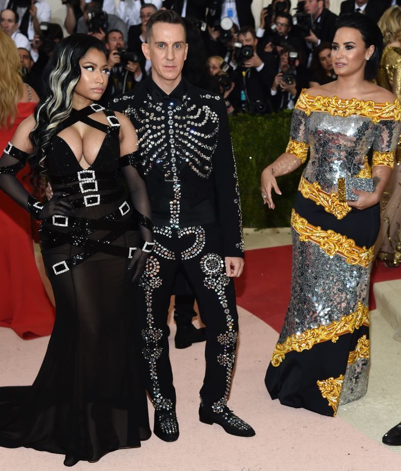 S-a lasat cu cearta dupa intalnirea de la MET Gala! Ce si-au reprosat vedetele din cauza unei singure fotografii