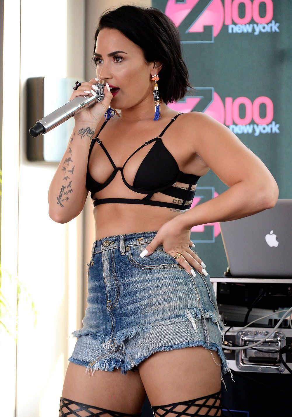 S-a dezbracat de inhibitii pentru cea mai noua piesa. Demi Lovato, poze nud, care i-au cucerit pe fani