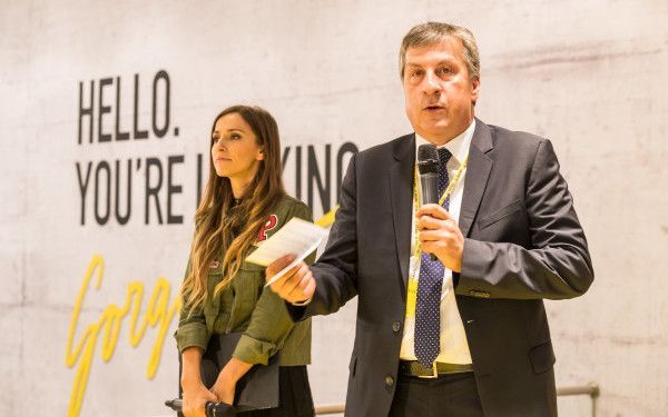 (P) Forever 21 surprinde orasul Bucuresti