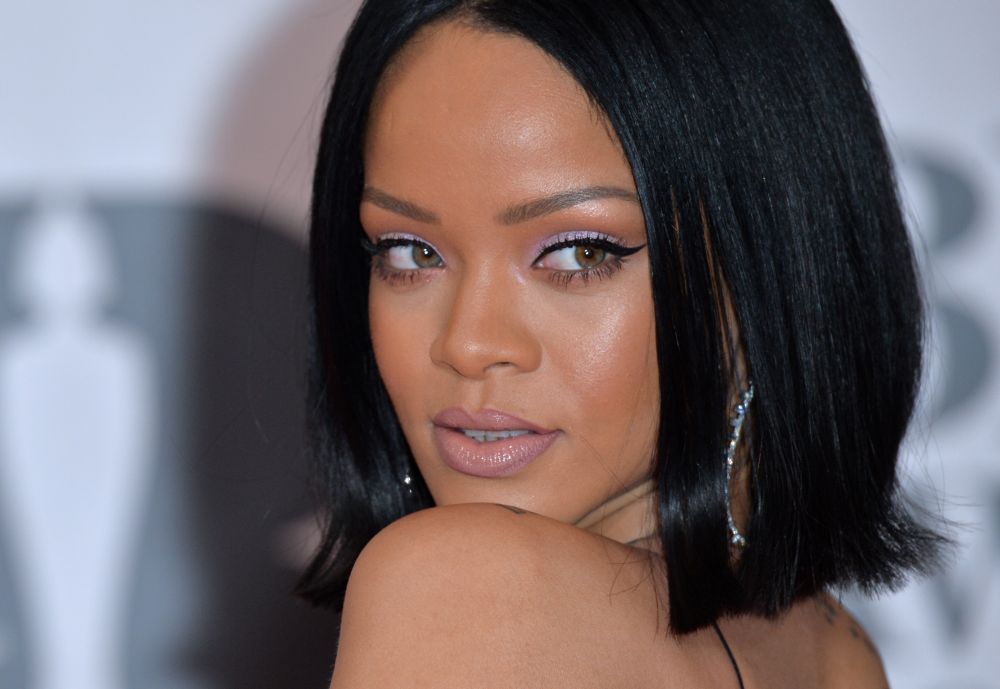 Momente dificile in randul vedetelor. Ce mesaj tulburator a postat Rihanna pe internet