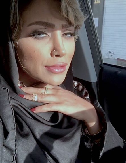 La inchisoare doar pentru ca pun poze nepotrivite pe Instagram. Frumusetile din Iran, in arest