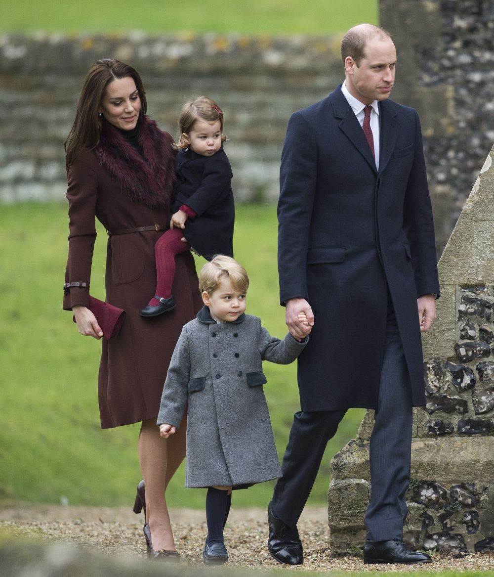 Printul George si Printesa Charlotte, aparitii stylish de Sarbatori. Cum au fost imbracati la slujba de Craciun