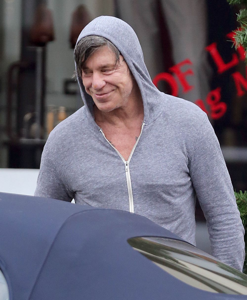 Schimbarea la fata a lui Mickey Rourke. Cum a fost surprins starul dependent de operatii estetice in urma cu putin timp