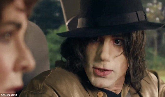 Imi vine sa vomit . Reactia lui Paris Jackson cand a aflat cine va juca rolul tatalul sau intr-un film