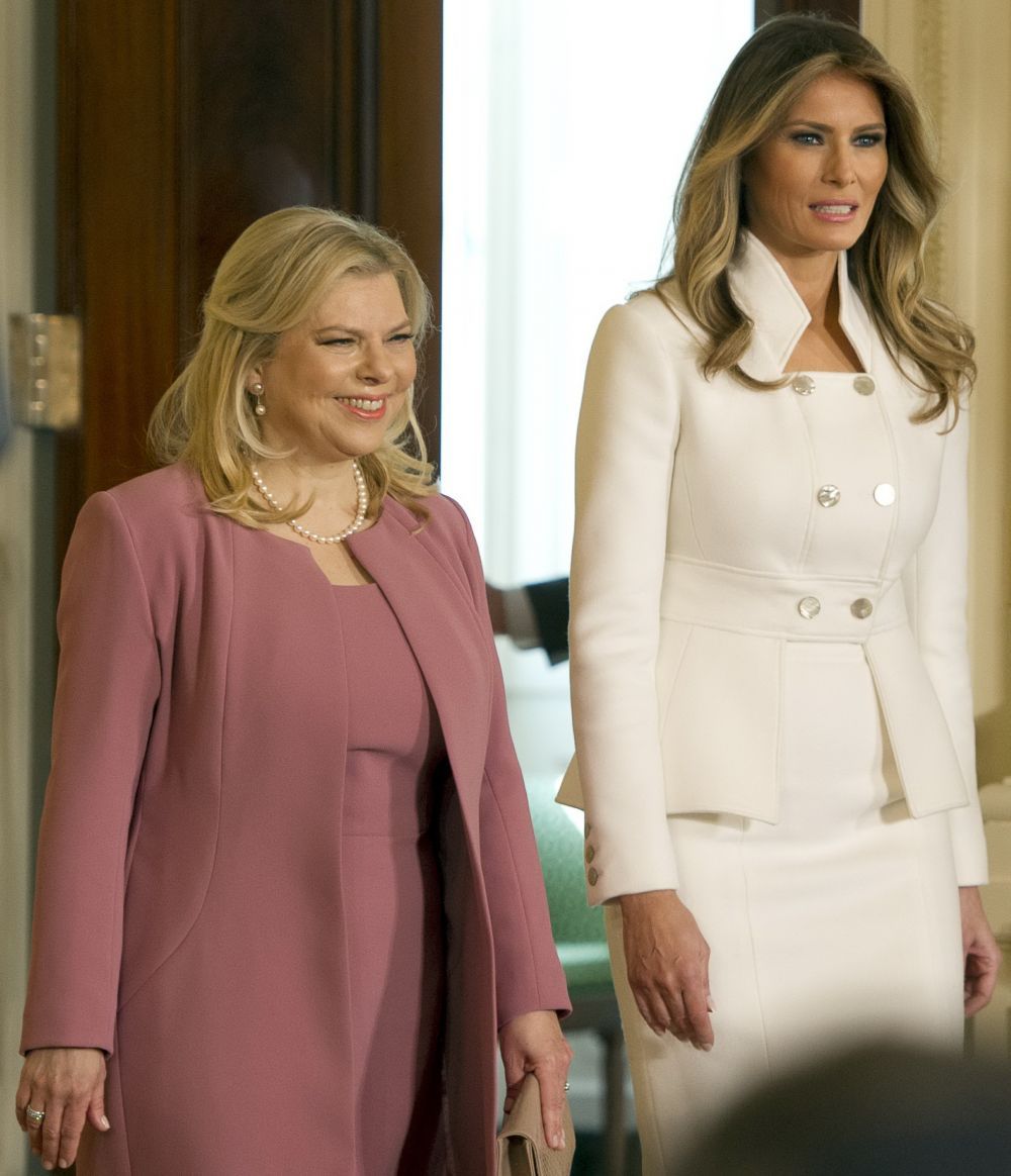 Prima aparitie de dupa inaugurarea lui Donald Trump ca Presedinte. Cum s-a imbracat Melania la o intalnire oficiala