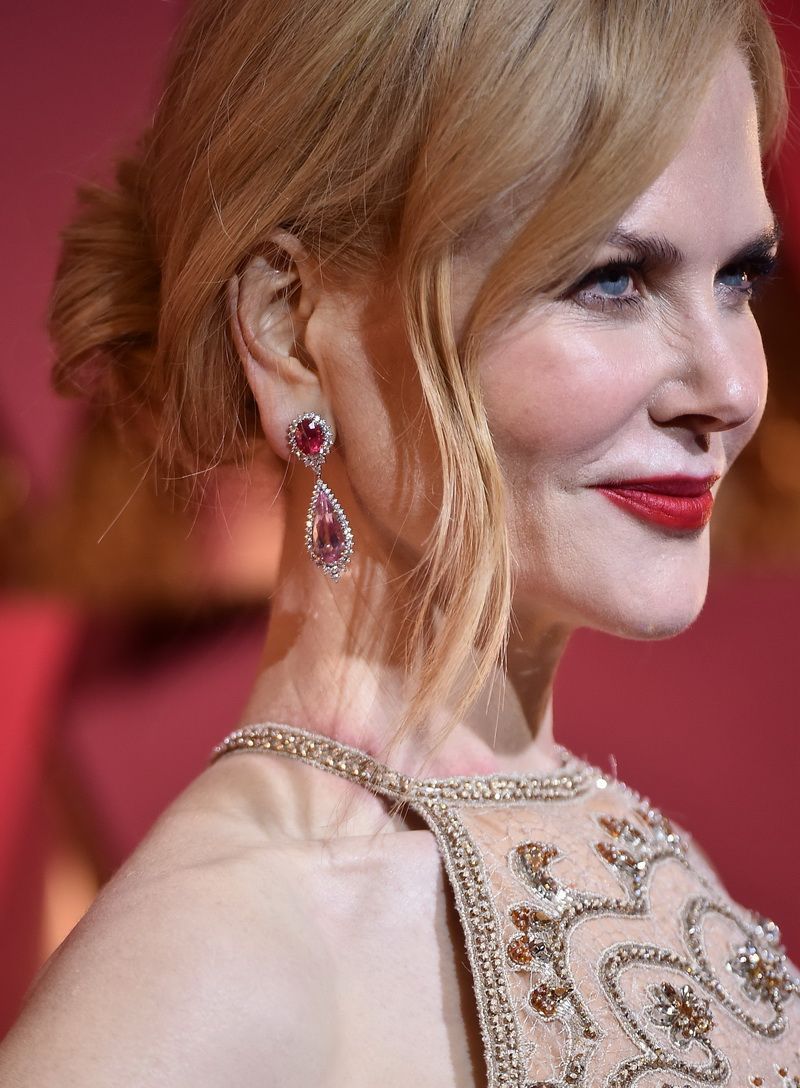 Rochia spectaculoasa, care i-a creat probleme. Nicole Kidman si-a taiat tinuta de la Oscar, care a ranit-o
