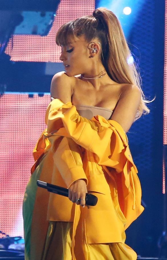 Ariana Grande, din ce in ce mai populara si mai frumoasa. Cum suna piesa noua, lansata alaturi de John Legend
