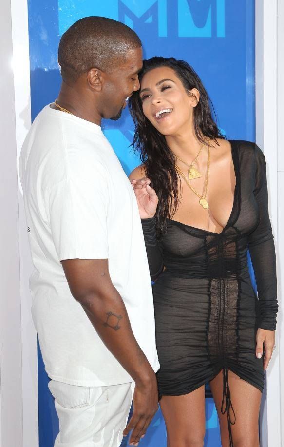 Kim Kardashian vrea al treilea copil, dar medicii nu o lasa. La ce riscuri mari se supune vedeta
