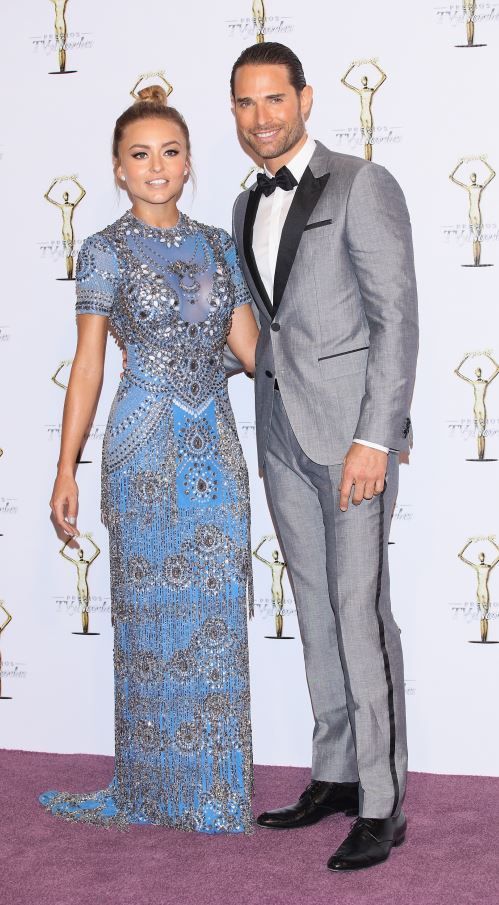 Angelique Boyer si Sebastian Rulli, cuplul ideal. Au stralucit la un eveniment important la care au fost premiati