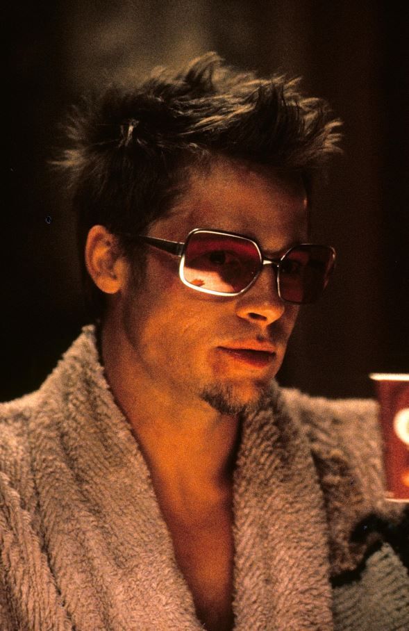 Brad Pitt, transformat. A slabit atat de mult incat nu mai seamana deloc cu barbatul pe care toate femeile il doreau