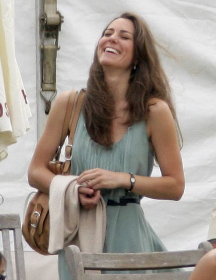 A inceput procesul in cazul fotografiilor cu Kate Middleton topless. Printul William cere daune de 1,5 milioane de euro