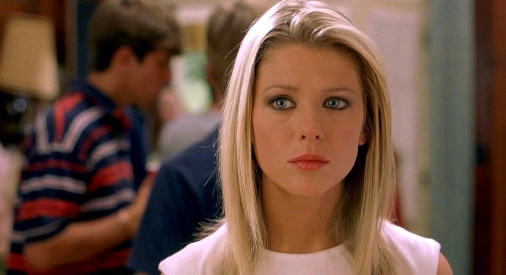 Toti adolescentii visau la ea in urma cu 18 ani, dar apoi a cazut victima anorexiei. Cum arata Tara Reid la 41 de ani