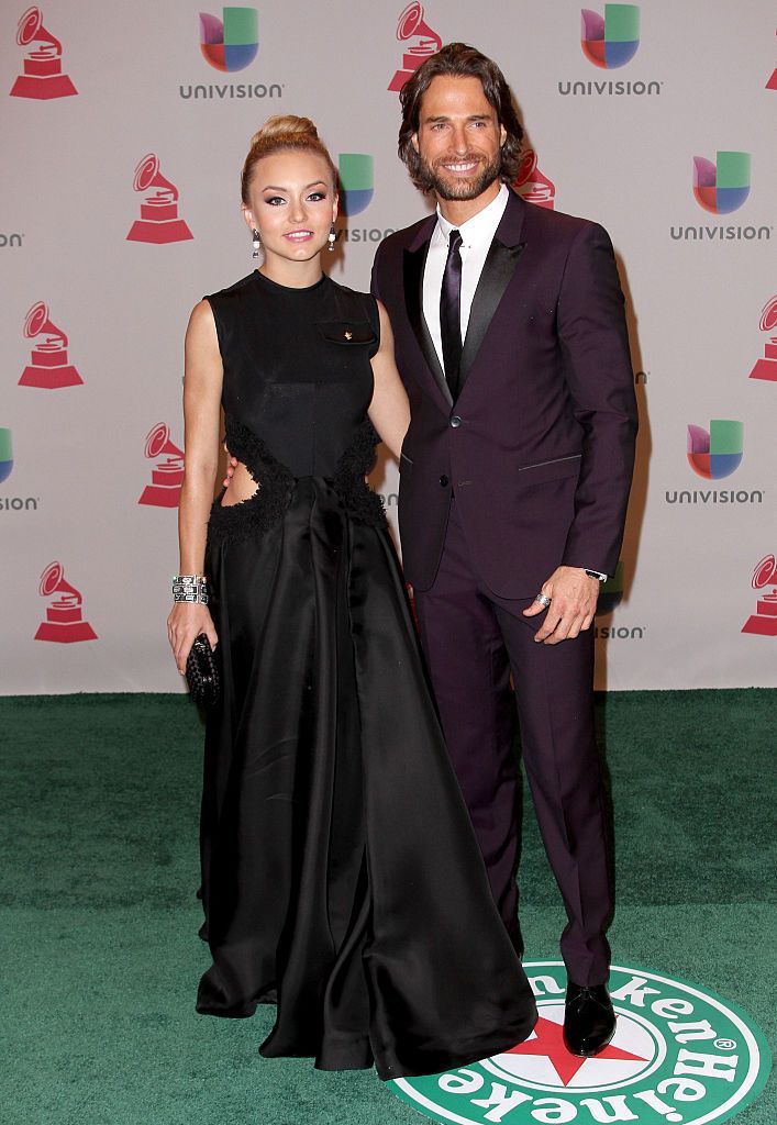Sebastian Rully are de ce sa fie mandru. Angelique Boyer este cea mai cool iubita