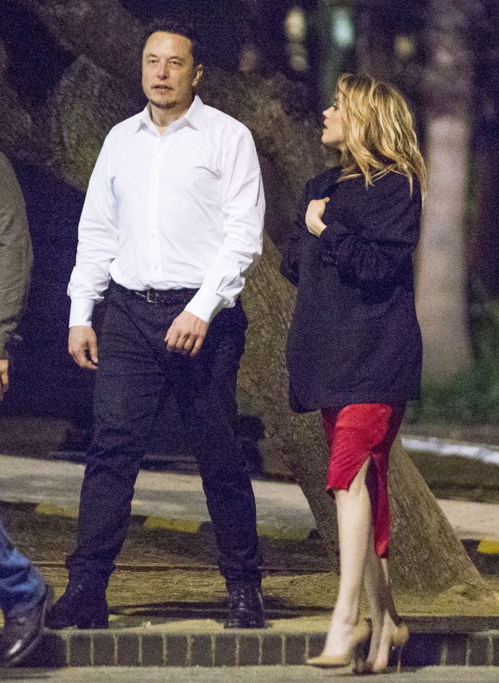 Fosta iubita a lui Johnny Depp, la bratul unui alt miliardar. Amber Heard si Elon Musk, surprinsi de paparazzi