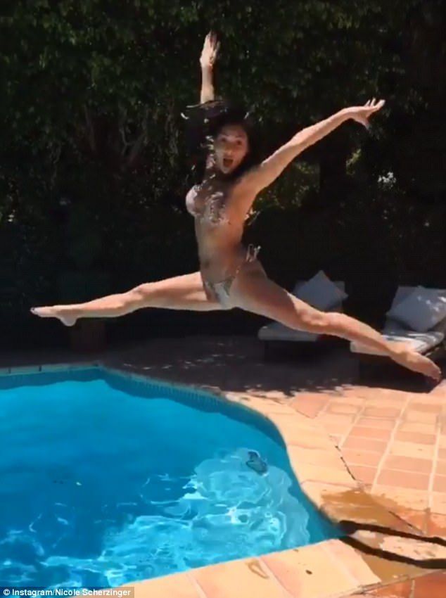 A fost refuzata in Baywatch, dar acum le arata producatorilor ce au ratat. Cum s-a lasat filmata Nicole Scherzinger