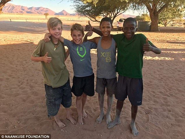 Shiloh, fiica mai mare a Angelinei Jolie, se simte mai bine ca baiat. Cum arata in cele mai noi imagini, la 11 ani