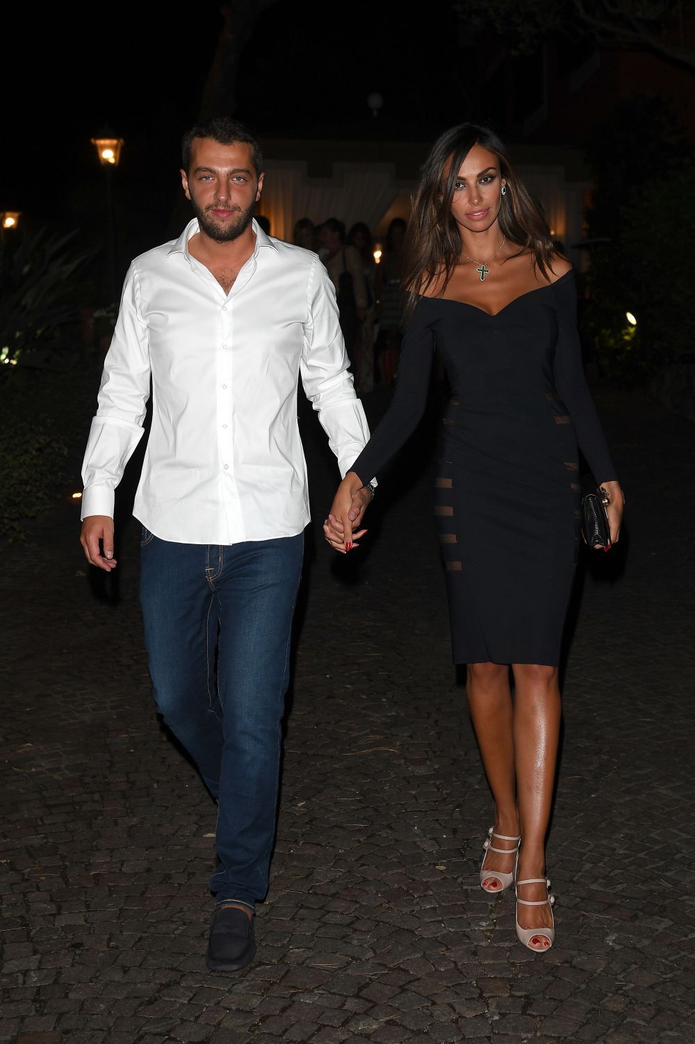 Madalina Ghenea, ipostaze intime cu iubitul sau, pe o barca, in largul marii. Cum au fost fotografiti cei doi