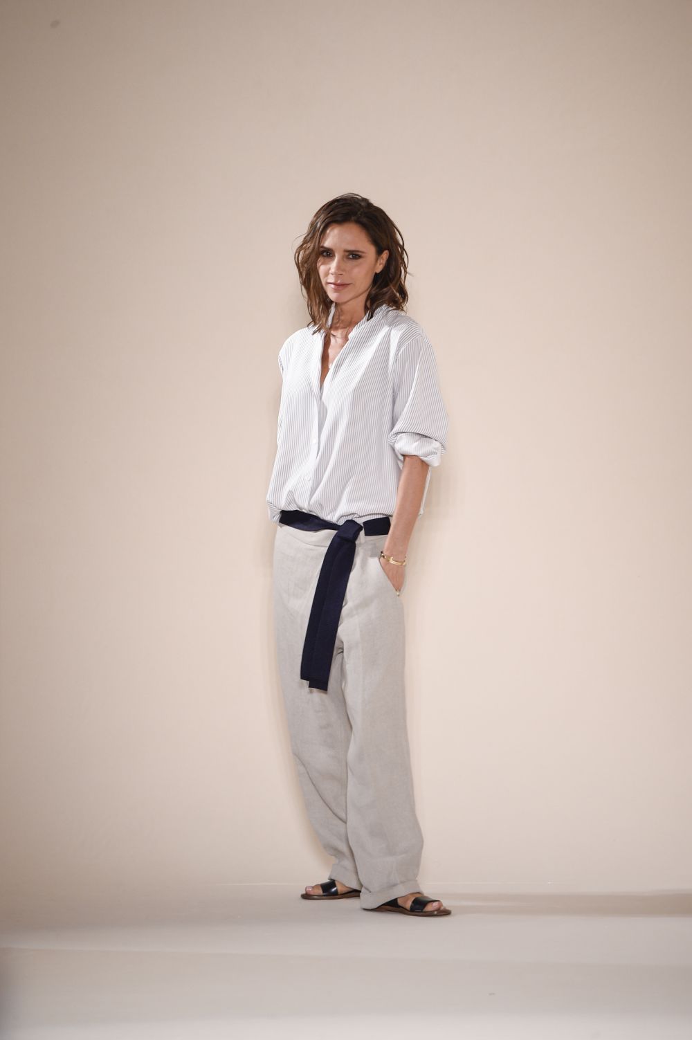 Victoria Beckham, cel mai ironizat clip din 2017. Cum s-a filmat vedeta si de ce-au ras de ea fanii sai de pretutindeni