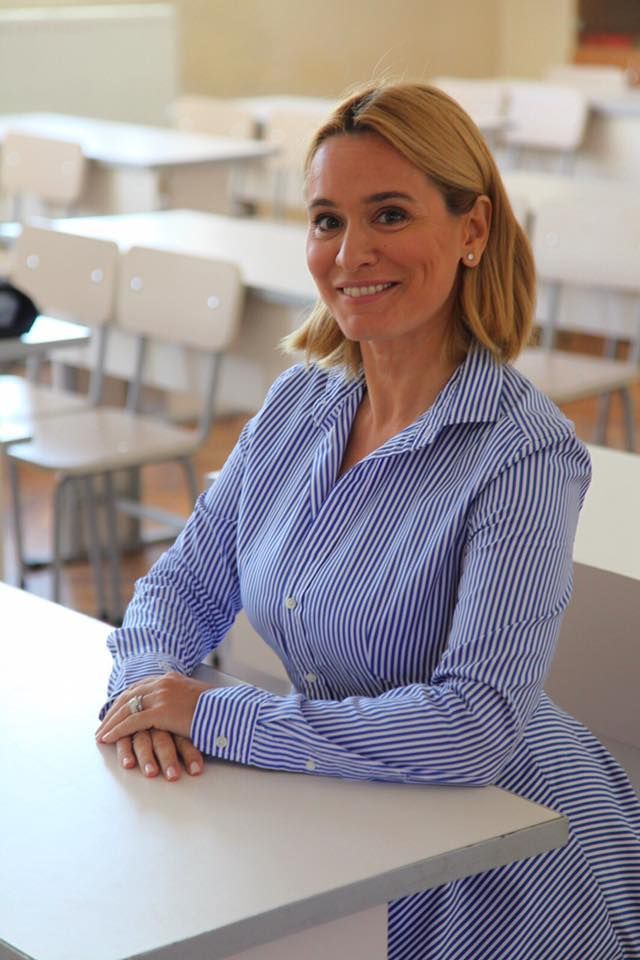 Andreea Esca, in uniforma de pionier. Vezi imaginile de colectie!