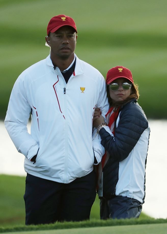 S-a iubit cu numeroase frumuseti si le-a fost infidel tuturor. Acum, Tiger Woods a fost pozat la bratul altei femei