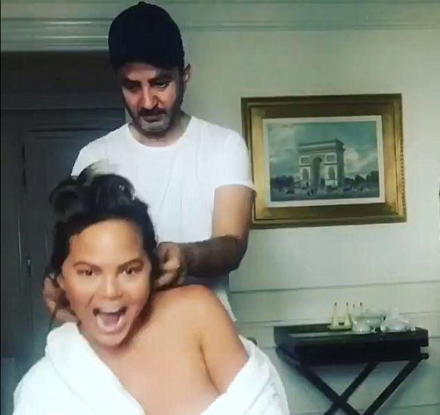 Chrissy Teigen le-a aratat fanilor adevaratul sau chip. Cum arata vedeta inainte si dupa machiajul sau obisnuit