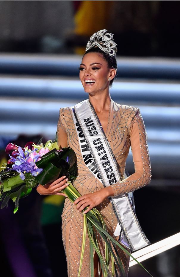 Ea este noua Miss Univers. Cum arata noua cea mai frumoasa femeie din lume si cine a ocupat locul al doilea