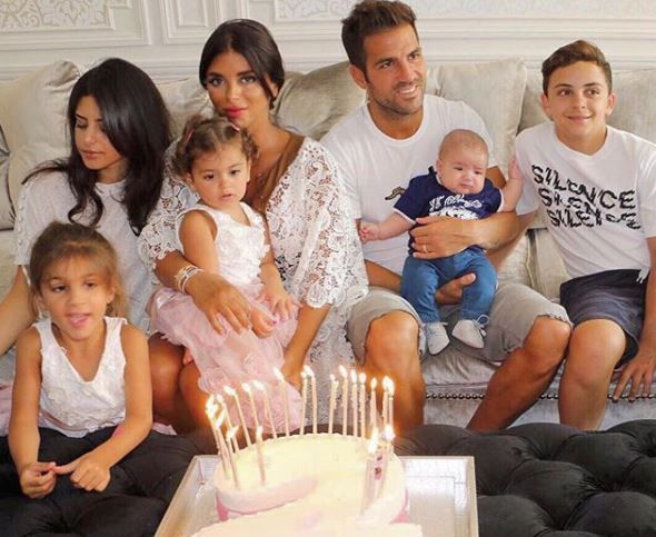 Are 5 copii si este o bomba sexy! Cum arata Daniella, femeia care l-a convins pe Fabregas sa o ia de sotie