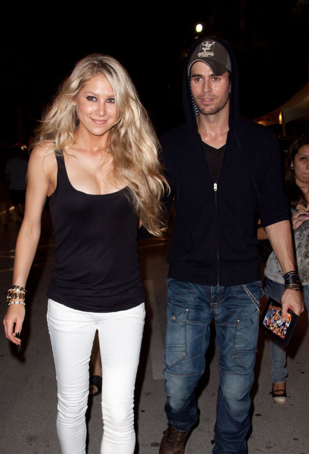 Enrique Iglesias cucereşte internetul cu un video cu bebeluşii lui: Sunt &icirc;nnebunit după gemenii mei!