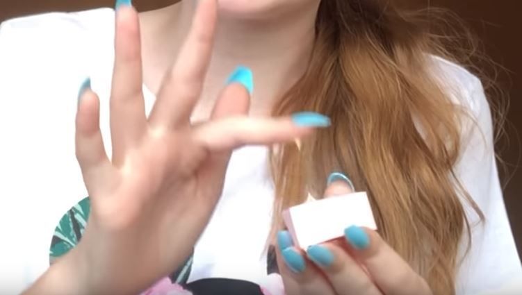 Irina Columbeanu a fost luată la rost de fani: Te credeam o fată normală. Ce a făcut micuța &icirc;n v&acirc;rstă de 11 ani