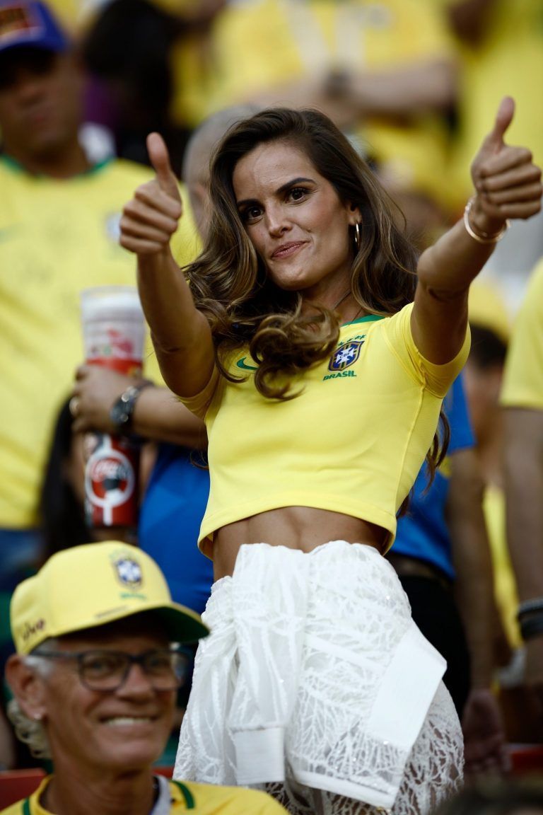 Sosia Alessandrei Ambrosio de la Campionatul Mondial, mai sexy dec&acirc;t originalul