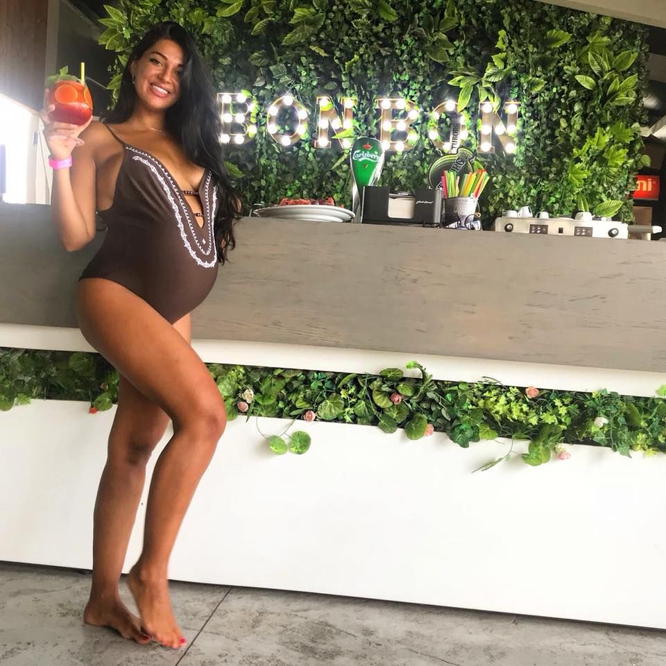 Elena Ionescu, ex Mandinga a născut un băiețel de nota 10. Poze cu bebelușul și cu proaspăta mămică exclusiv pentru Perfecte.ro