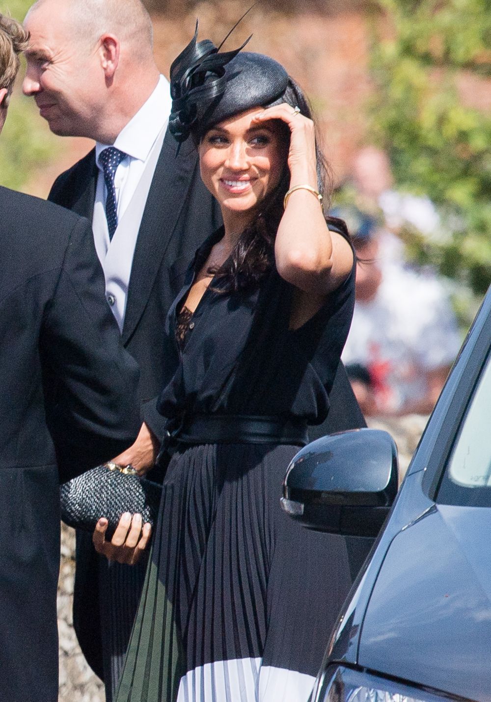 Meghan Markle și-a expus sutienul accidental la o nuntă și toată lumea luat-o razna