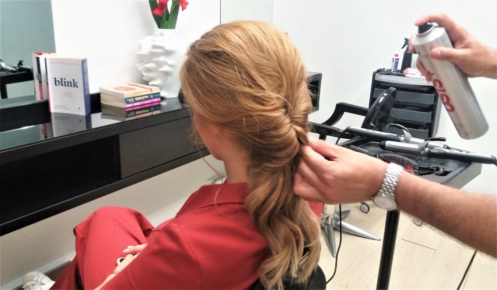 VIDEO Aurelian Rash, hair stylist: &bdquo;Nu există trenduri &icirc;n vopsirea părului&rdquo;