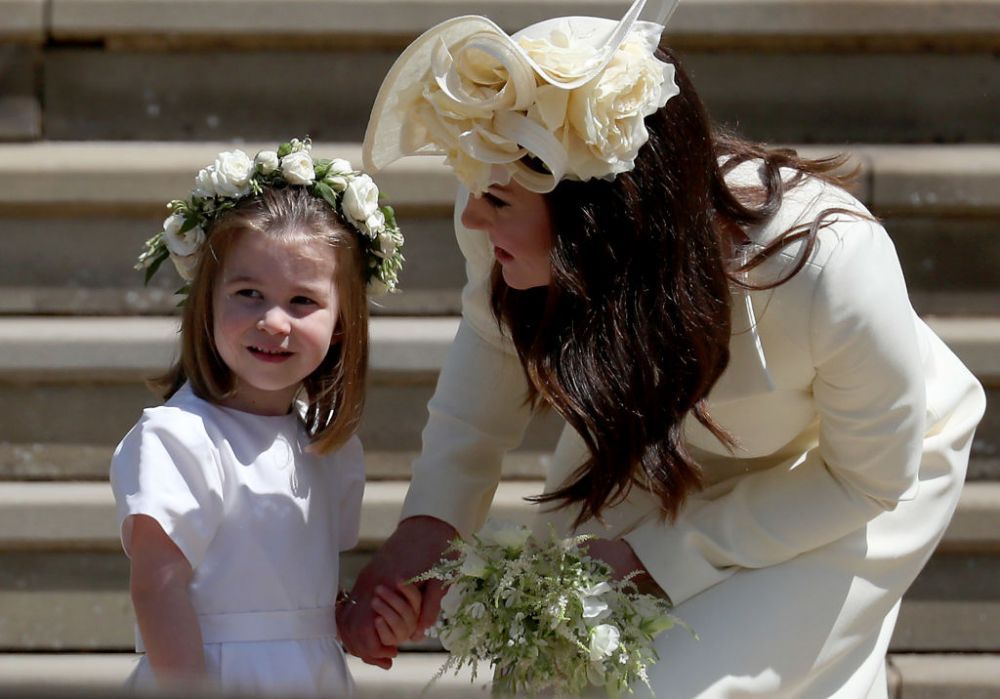 Cum &icirc;nt&acirc;mpină Prințesa Charlotte oaspeții de la Palatul Kensington