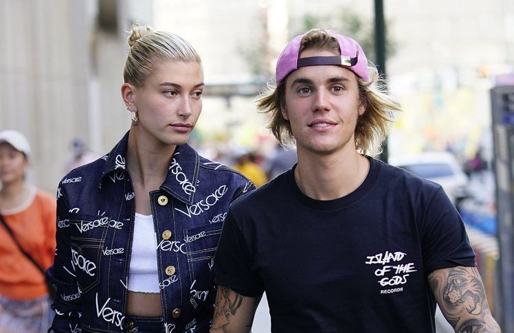 Apropiații lui Justin Bieber: Trece printr-o criză de identitate după nunta cu Hailey