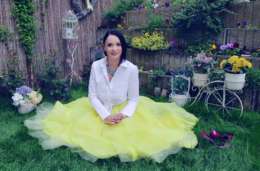 Cum arată acum Violeta, fiica Andreei Marin. Este aproape c&acirc;t mama ei de &icirc;naltă