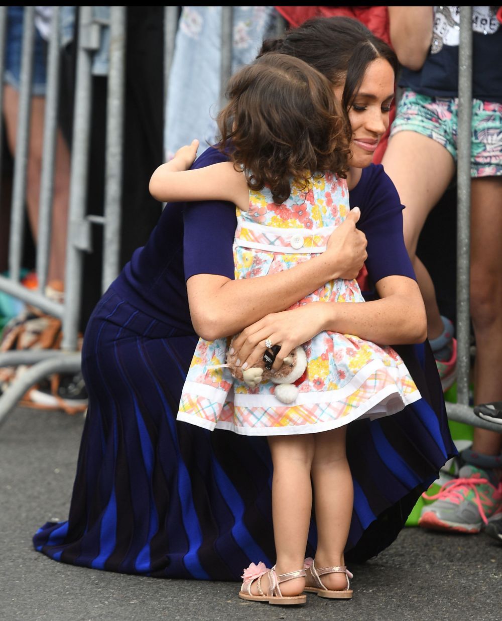 Meghan Markle cu lenjeria intimă la vedere. Cum arată ținuta spectaculoasă cu care a apărut la finalul turneului regal&nbsp;