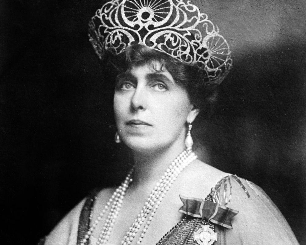 Regina Maria, o adevărată fashionista. Cum a &icirc;nceput să poarte costumul tradițional rom&acirc;nesc