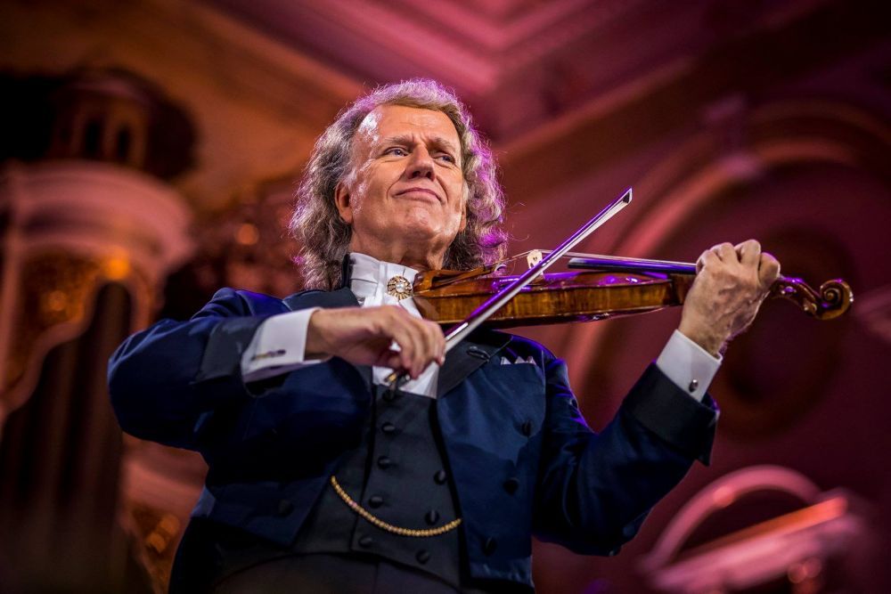 Cum arată cei doi fii ai lui Andre Rieu, care l-au făcut pe violonist bunic de cinci ori