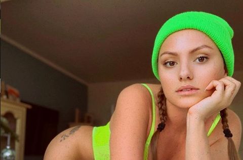 Alexandra Stan, &icirc;ntr-un costum de baie transparent și foarte decupat pe Instagram. Scutiți-mă de comentariile voastre negative!