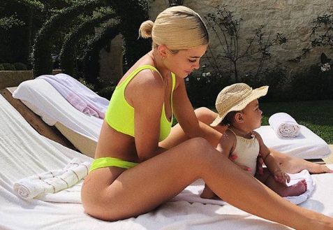 Ce-a declarat Kylie Jenner după ce s-a scris că e &icirc;nsărcinată cu cel de-al doilea copil