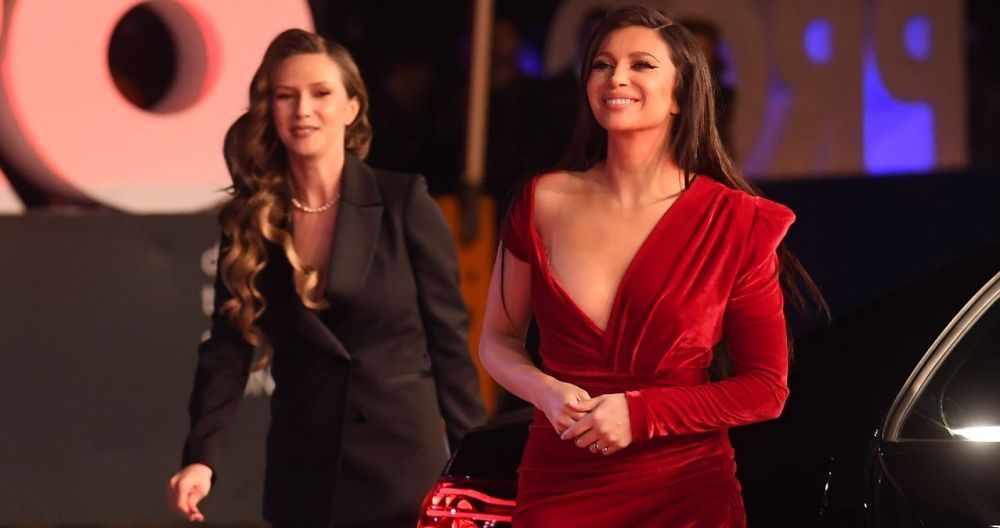 Avanpremieră VLAD. Lora, supersexy pe covorul roșu: &rdquo;Este o rochie foarte senzuală&rdquo;