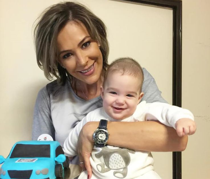 Roxana Ciuhulescu are un băiețel adorabil! Cum reacționează c&acirc;nd i se oferă m&acirc;ncare