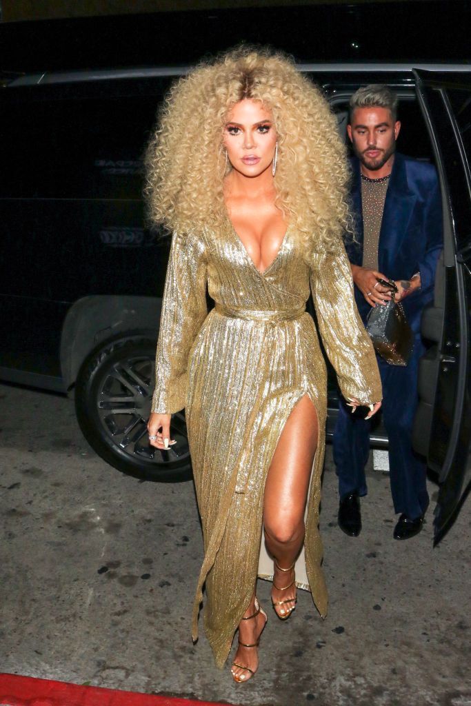 Khloe Kardashian, gafă uriașă de Photoshop. Și-a pus, &icirc;ntr-o fotografie, 14 degete
