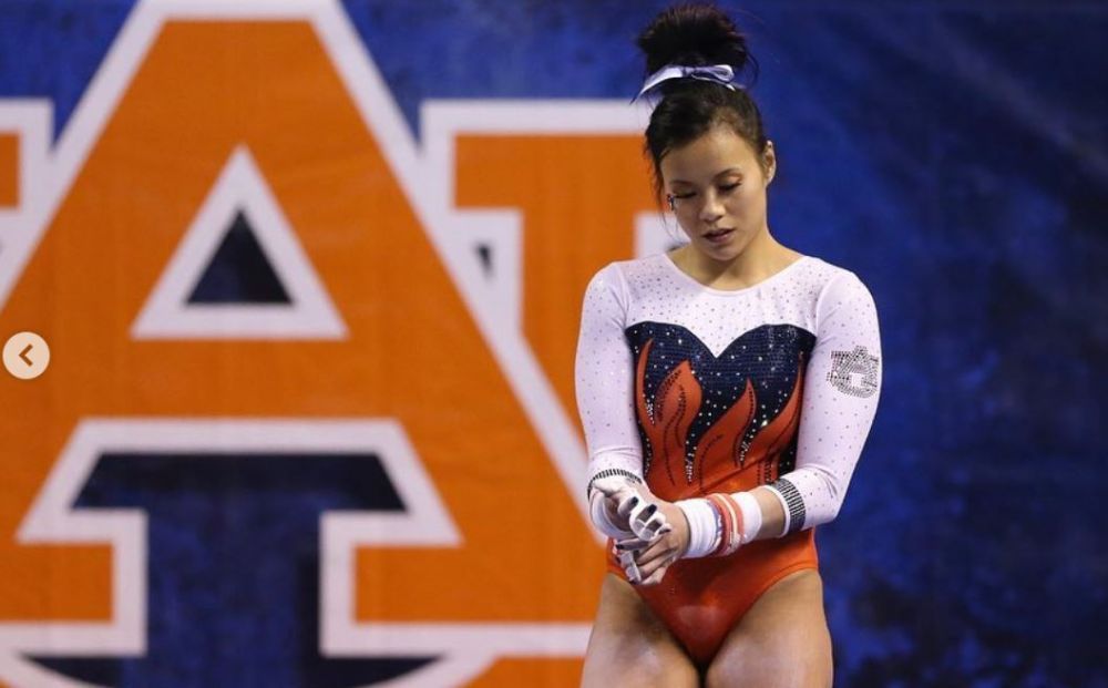 Anunțul trist făcut de gimnasta care și-a rupt ambele picioare &icirc;n timpul unui exercițiu la sol